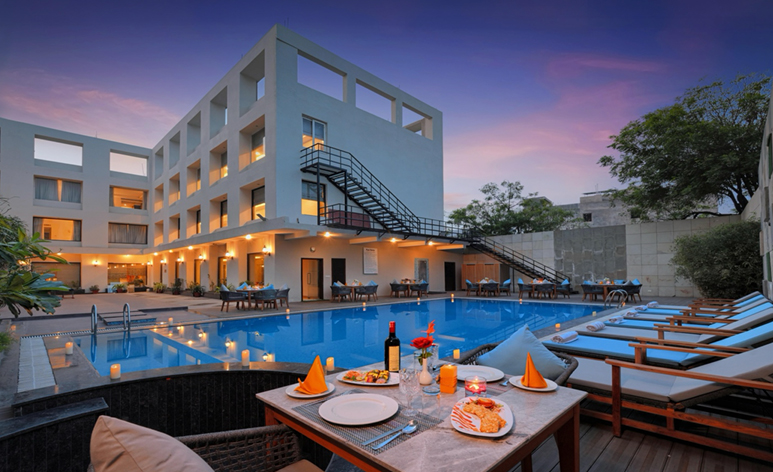 Host Your Dream Summer Party by thePool at The Retreat, Agra